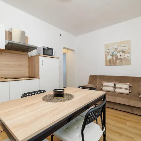 Alenka Apartament Dramalj